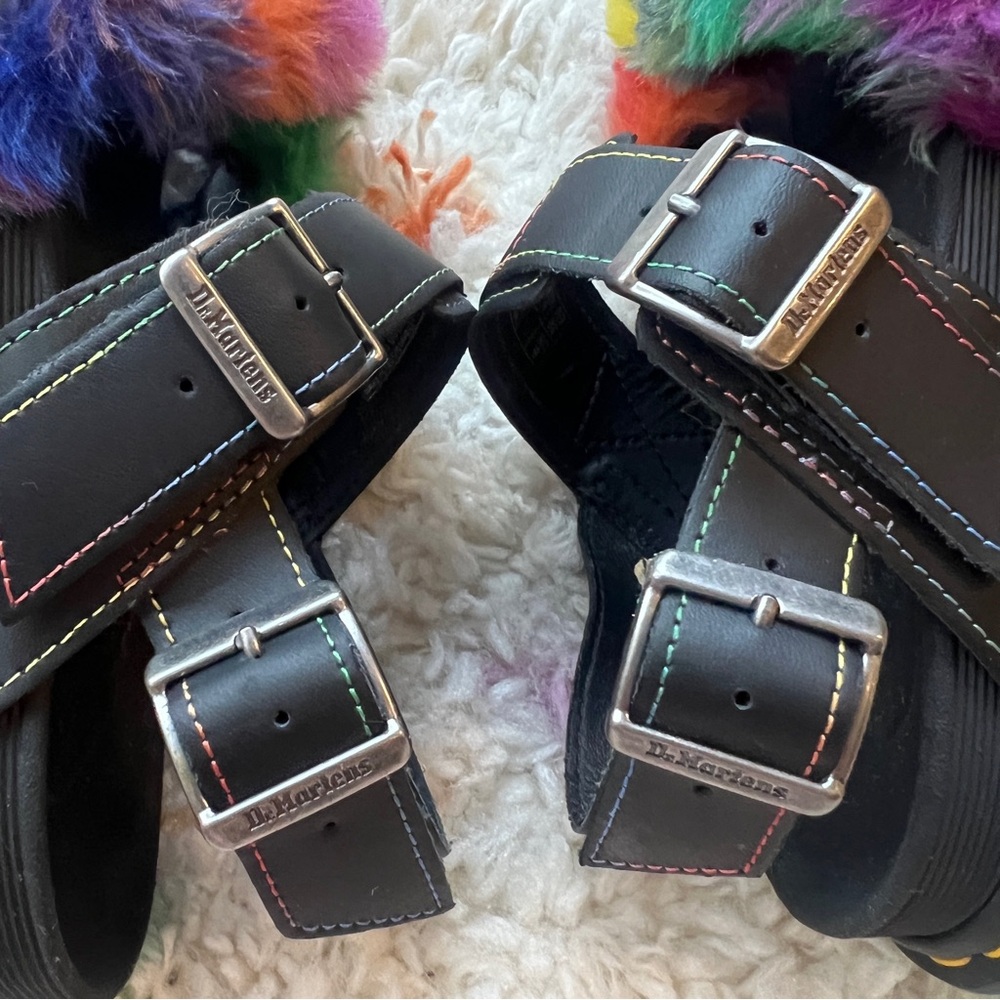 Dr. Martens Voss II Rainbow Fluffy Platform Sandals Size 8 Womens - Picture 8 of 11